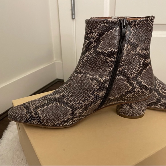 LOQ Matea Booties in Mink Python Size EU40 (US9-9.5) - Picture 10 of 13